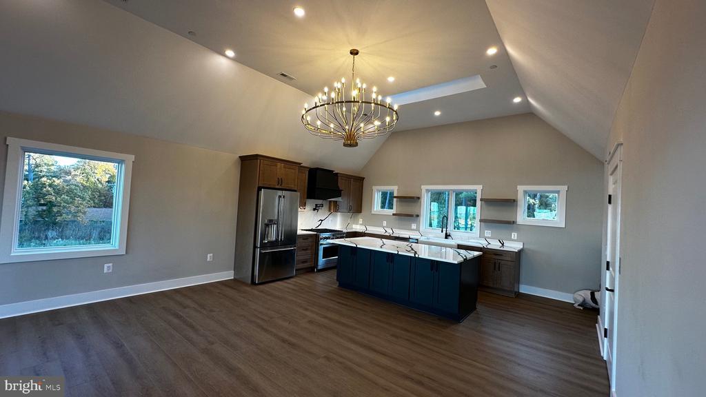 16242 Thomas Rd, PINEY POINT