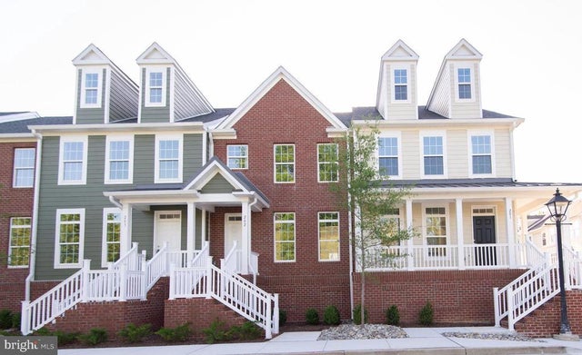 300 Dixon St #202, Easton