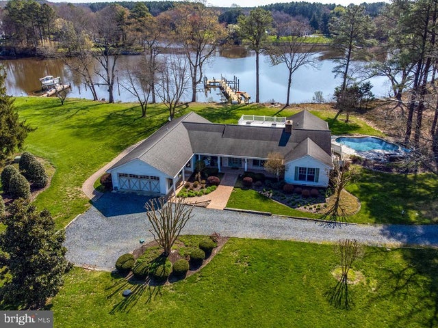 6119 Country Club Dr, Easton