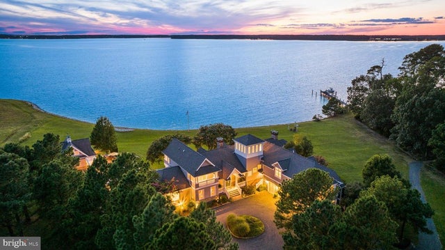 24390 Deep Neck Farm Ln, Royal Oak