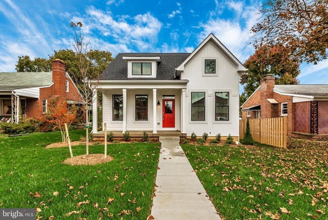 Lot 16 North, Easton