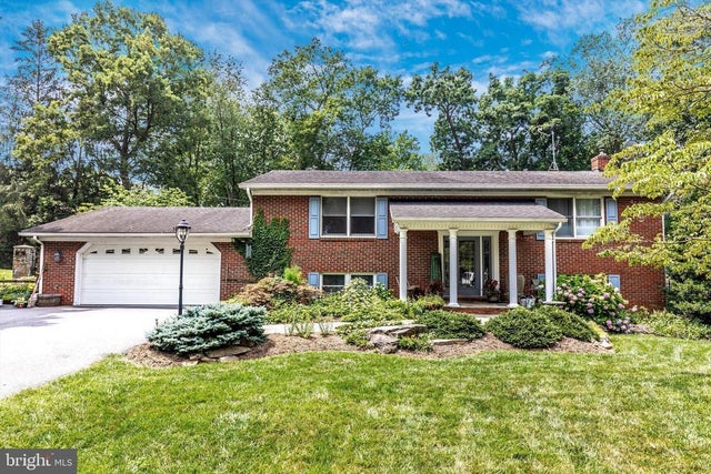 18205 Candlewood Ln, Hagerstown