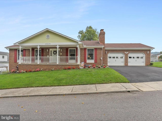 201 Sinnesin Dr, Boonsboro