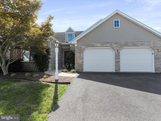 18727 Dover Dr, Hagerstown