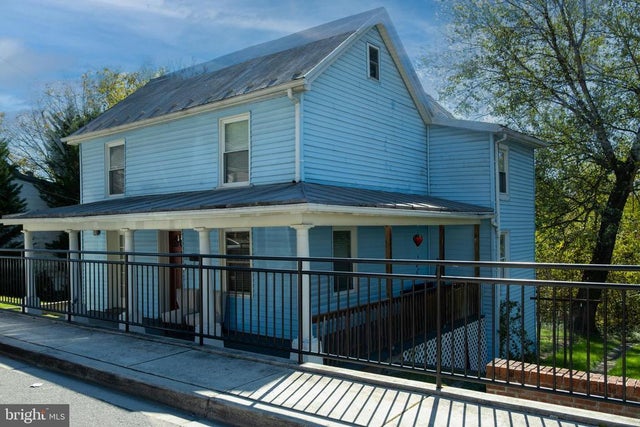 145 E Main St, Hancock