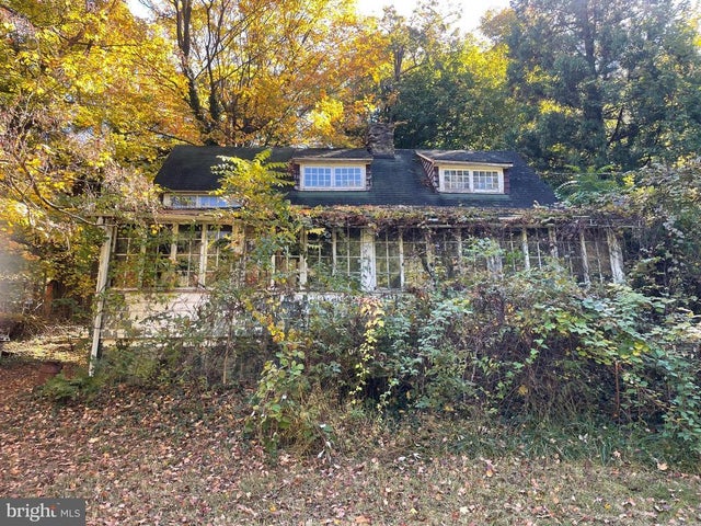 25513 Military Rd, Cascade