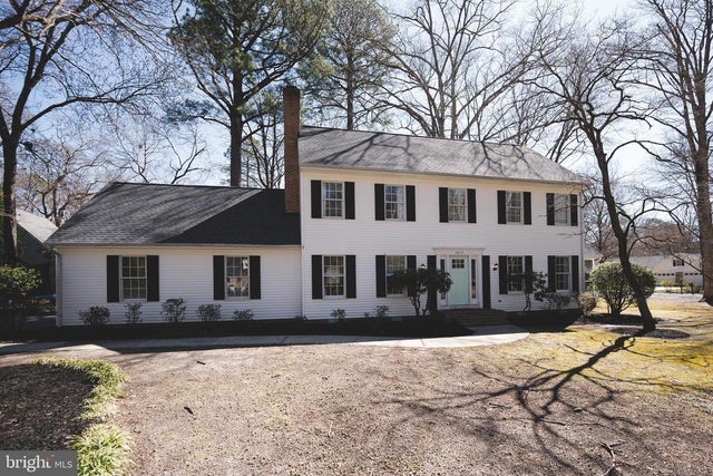 1817 W Clear Lake Dr, Salisbury