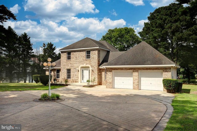 913 S Schumaker Dr, Salisbury