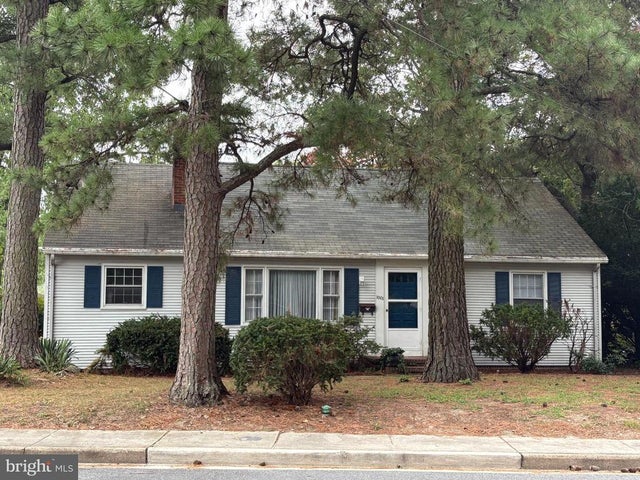 1001 Riverside Dr, Salisbury