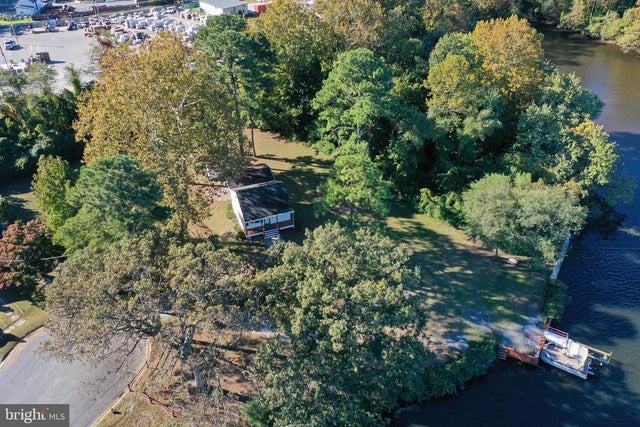 601 Lakeside Dr, Salisbury