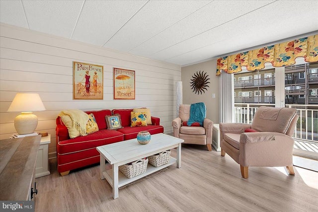 4 46th St #11102, Ocean City