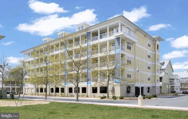 35 Fountain Dr W #3e, Ocean City
