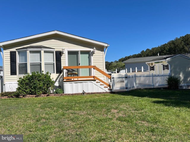 8206 Skipjack Dr, Berlin