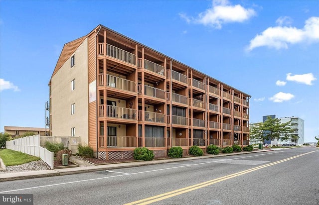203 33rd St #301, Ocean City