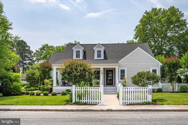 118 Cedar Ave, Berlin