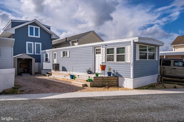 27 Middle Way Ln, Ocean City