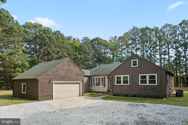 6744 Basket Switch Rd, Newark