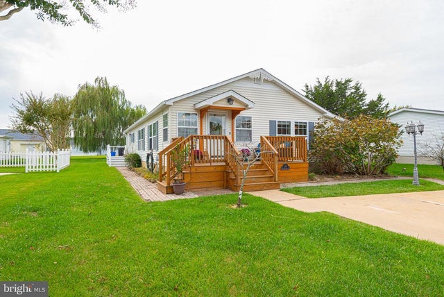 36 Deep Channel Dr, Berlin