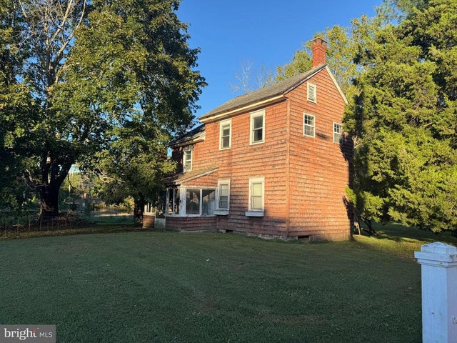 413 S Main St, Berlin