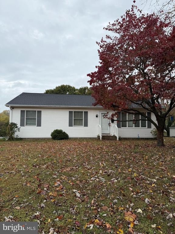 100 Esham Ave, Berlin