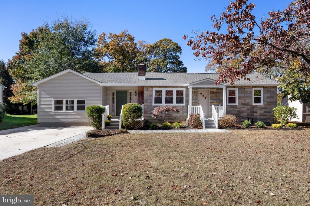 112 Pine Ln, HAINESPORT