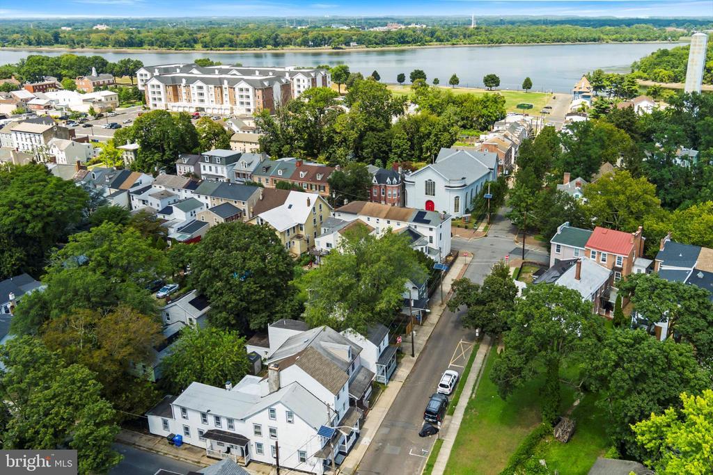 310 York, BURLINGTON