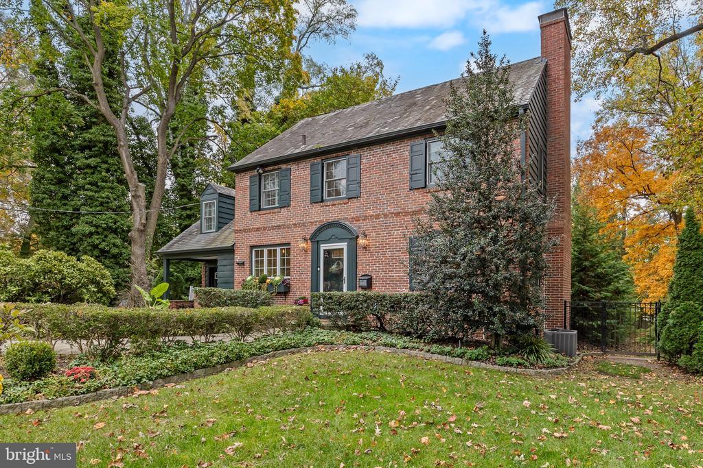 600 Stratford Dr, MOORESTOWN