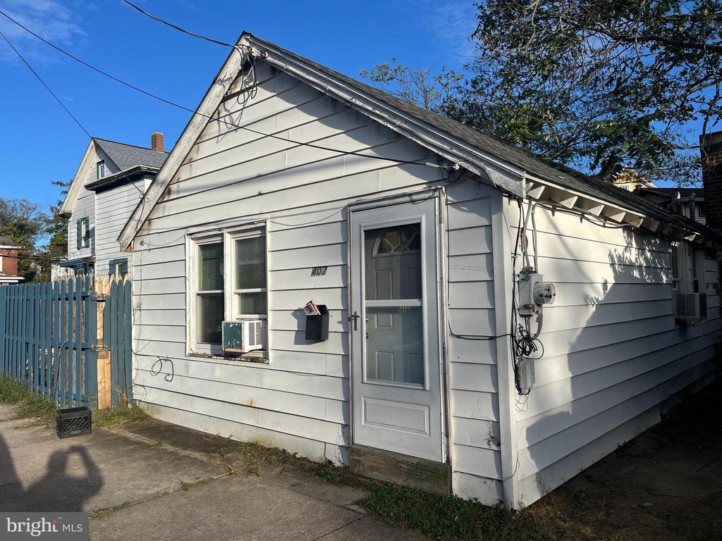 409 W Powell, MILLVILLE