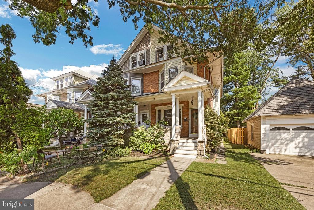 108 Dayton Ave, COLLINGSWOOD