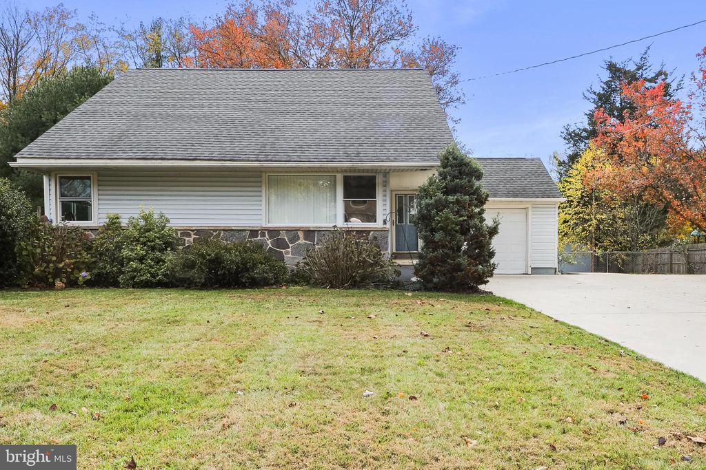 1619 S Bowling Green Dr, CHERRY HILL