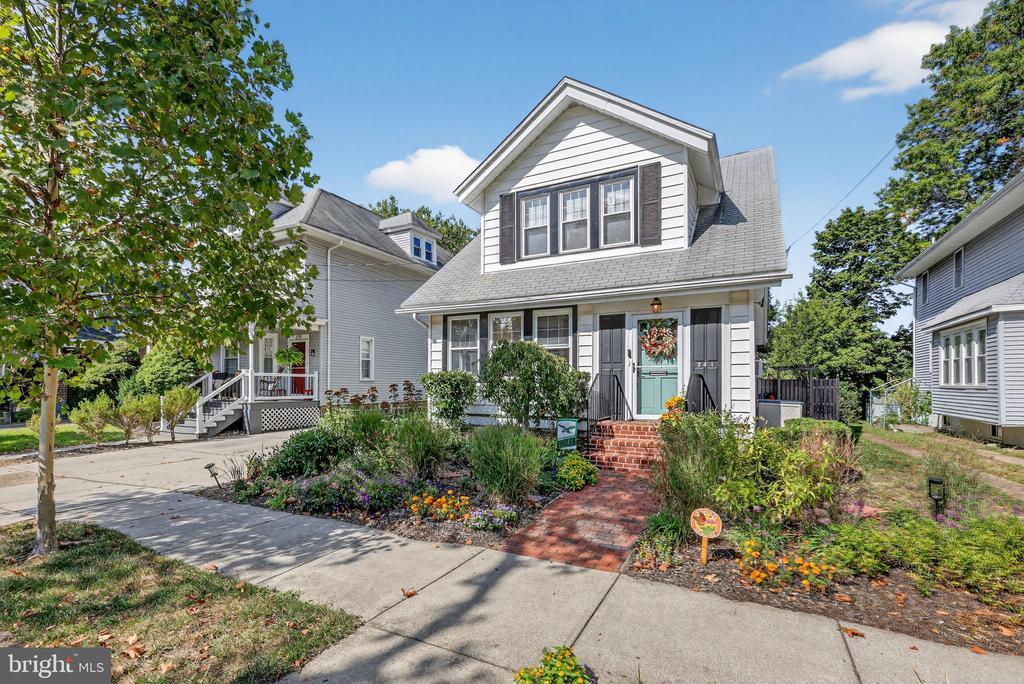 241 E Knight Ave, COLLINGSWOOD