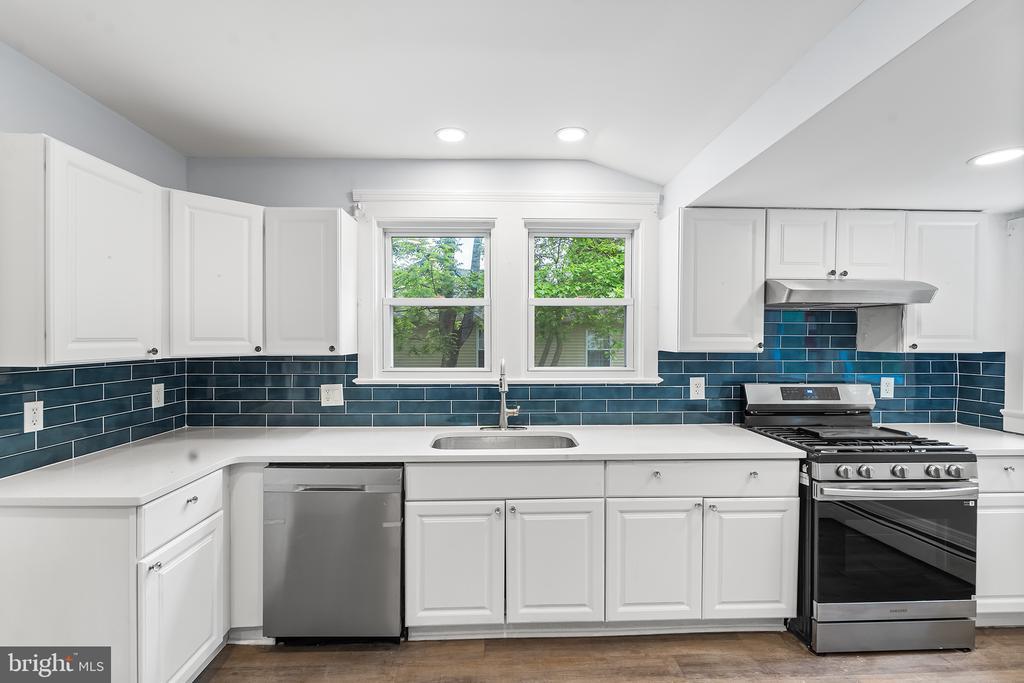 131 W Clinton St, CLAYTON