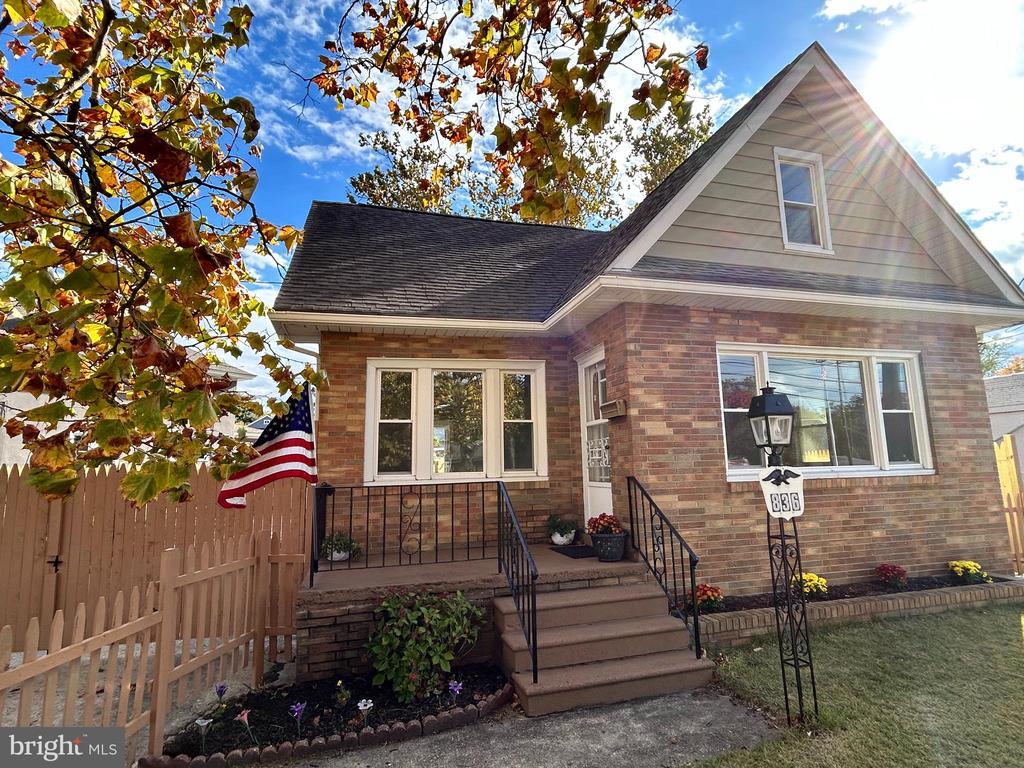 836 E Broad St, GIBBSTOWN