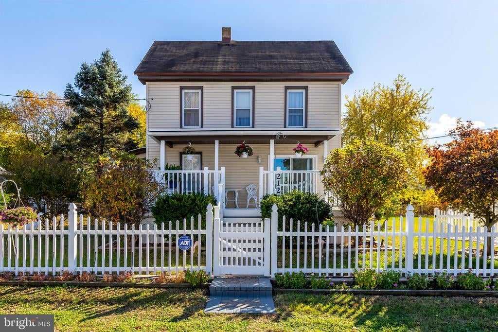 212 E Jefferson St, PAULSBORO