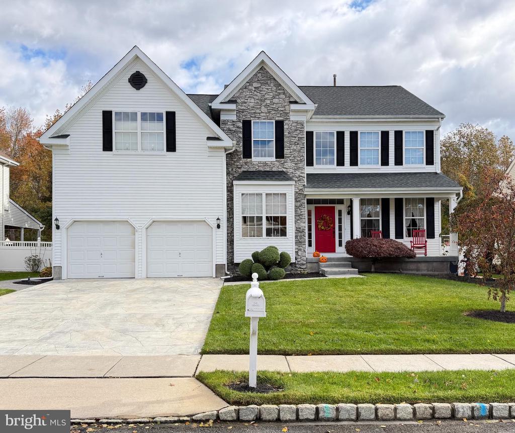 7 Danbury Ln, SEWELL