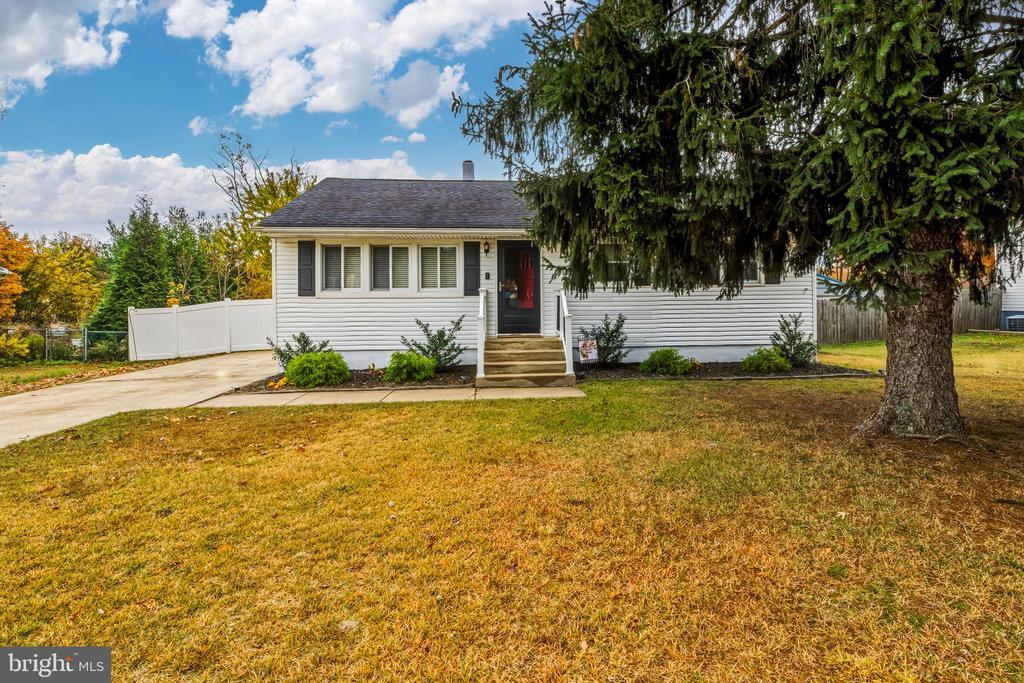 512 Lake Ave, WILLIAMSTOWN