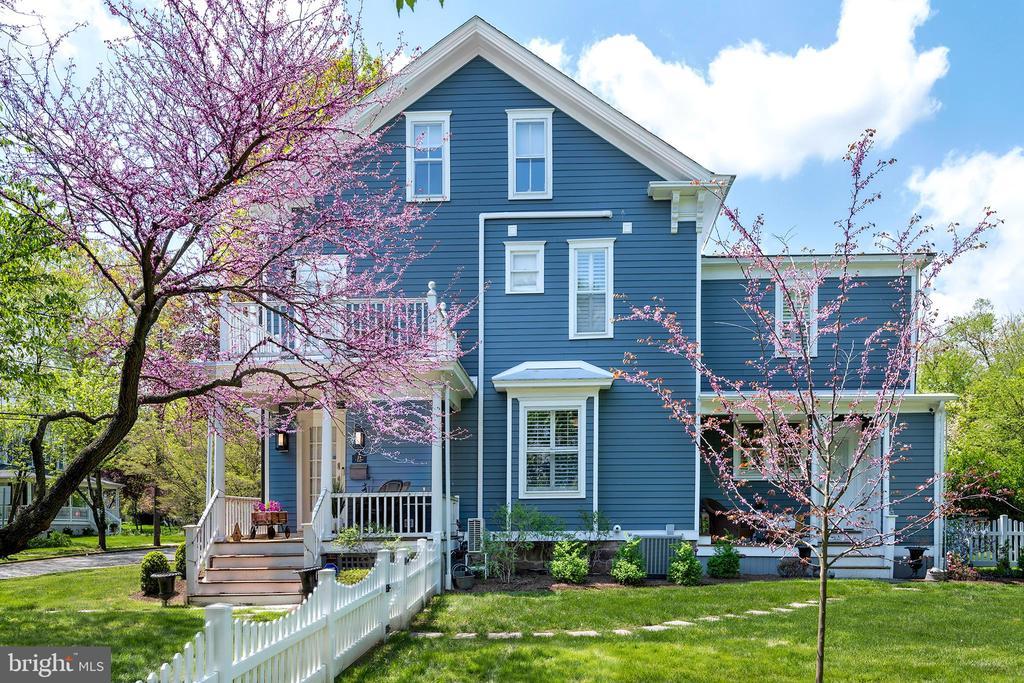 29 E Delaware Ave, PENNINGTON