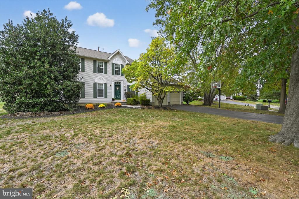 12 Westbury Ct, ROBBINSVILLE