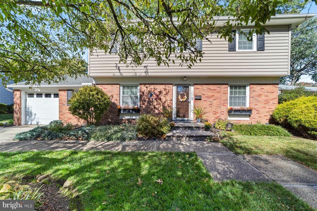 102 Fieldboro Dr, LAWRENCE TOWNSHIP