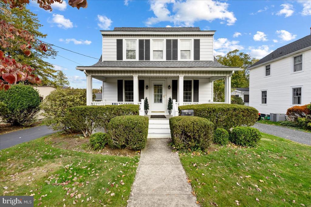 164 Roxboro Rd, LAWRENCE TOWNSHIP