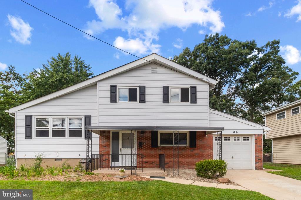 86 Mark Twain Dr, HAMILTON