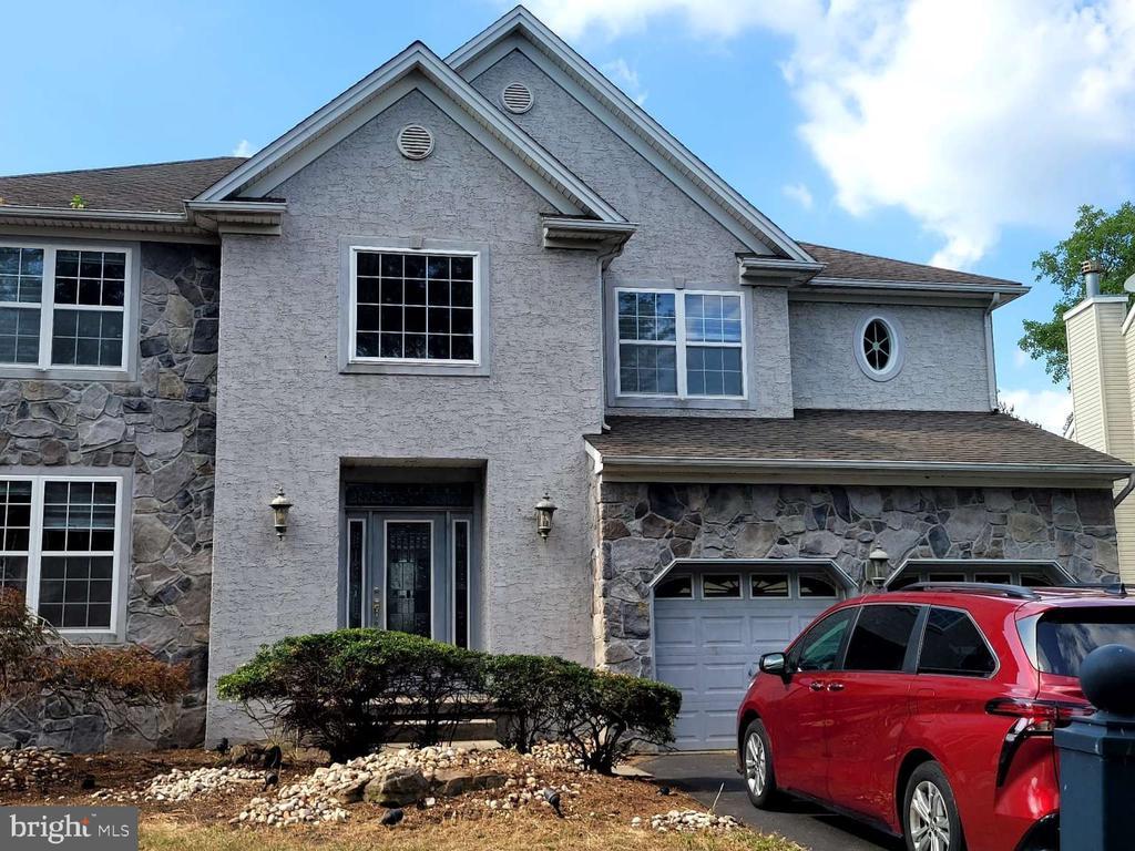 9 Jimarie Ct, HAMILTON