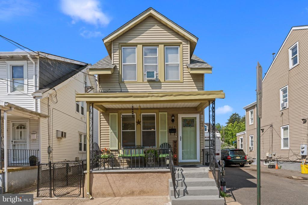 907 Quinton, HAMILTON