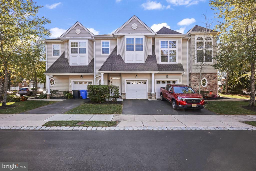 6 Ocean Breeze Ct, MANAHAWKIN