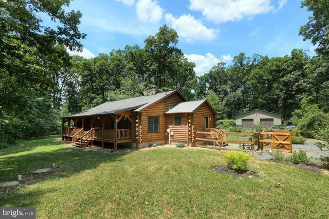 90 White Church Rd, York Springs