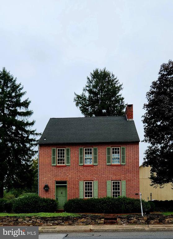 206 E King St, East Berlin