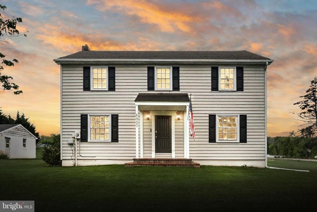 6927 York Rd, Abbottstown