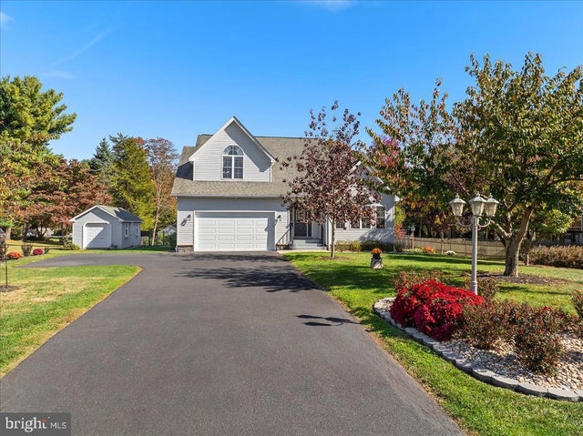 8 Pheasant Trl, Fairfield