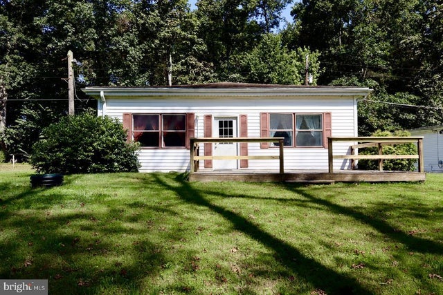 330 S Hickory Ln, New Oxford