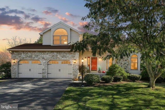 571 Lake Meade Dr, East Berlin